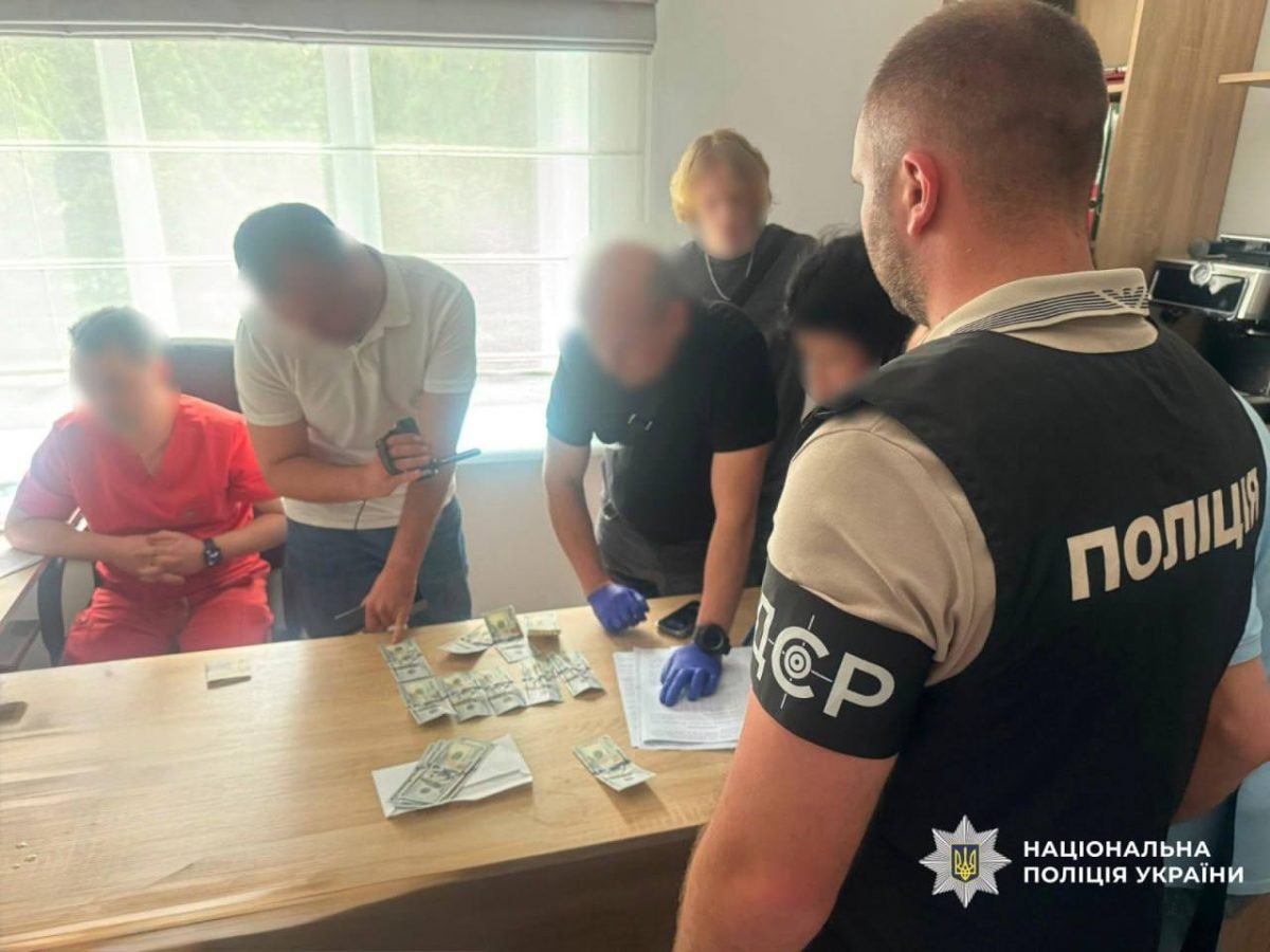Фіктивні інвалідності для ухилення від мобілізації: на Волині поліція затримала голову експертної команди та ще одного медика