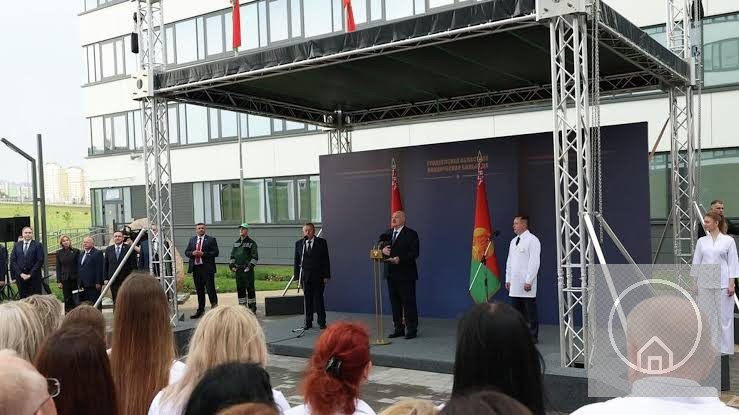 Лукашенко заявив, що не хоче відправляти білорусів воювати в Україну, хоча через Білорусь зростає кількість російських атак