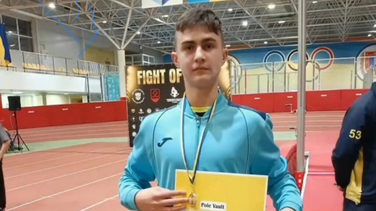 13-річний українець тричі за вечір оновив світовий рекорд зі стрибків із жердиною