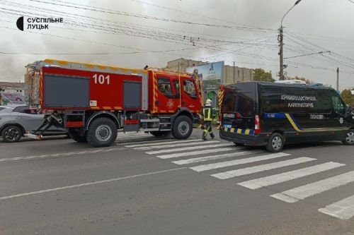 Пожежна та аварійна техніка на вулиці Конякіна в Луцьку