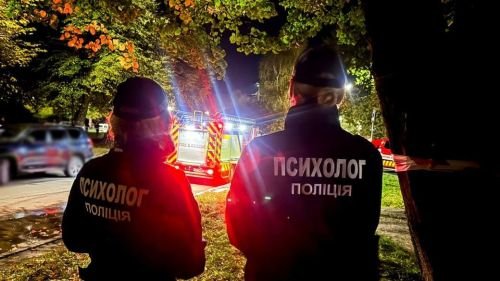 Психологи поліції працюють на місці удару по Рівному