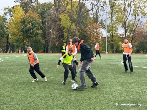 Футбольна гра з представниками клубу