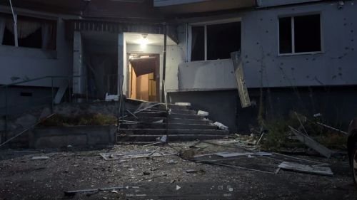Пошкоджений вхід до під’їзду в Кропивницькому