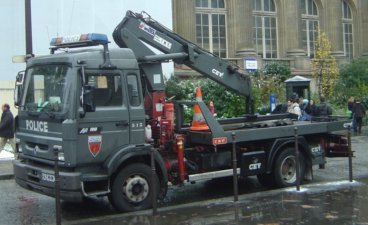 Автомобілі поліції CRS у Парижі, архівне фото