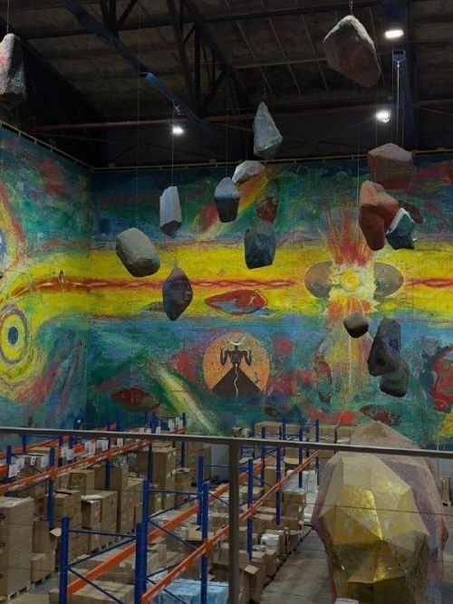 Зал музею з «Космогонією» після пожежі