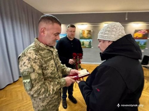 Вручення ордена мамі захисника