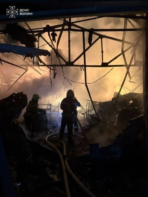Пожежа на підприємстві в Луцьку після атаки