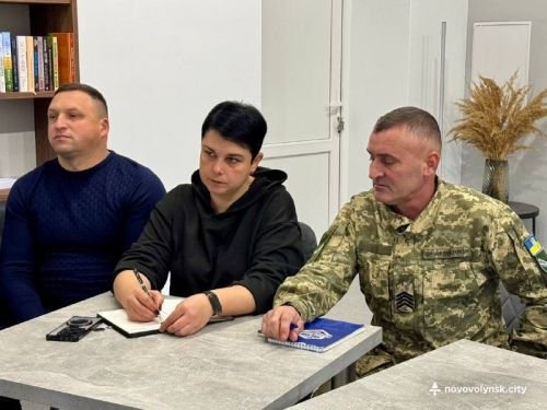 Представники ТЦК та СП відповідають на запитання родин
