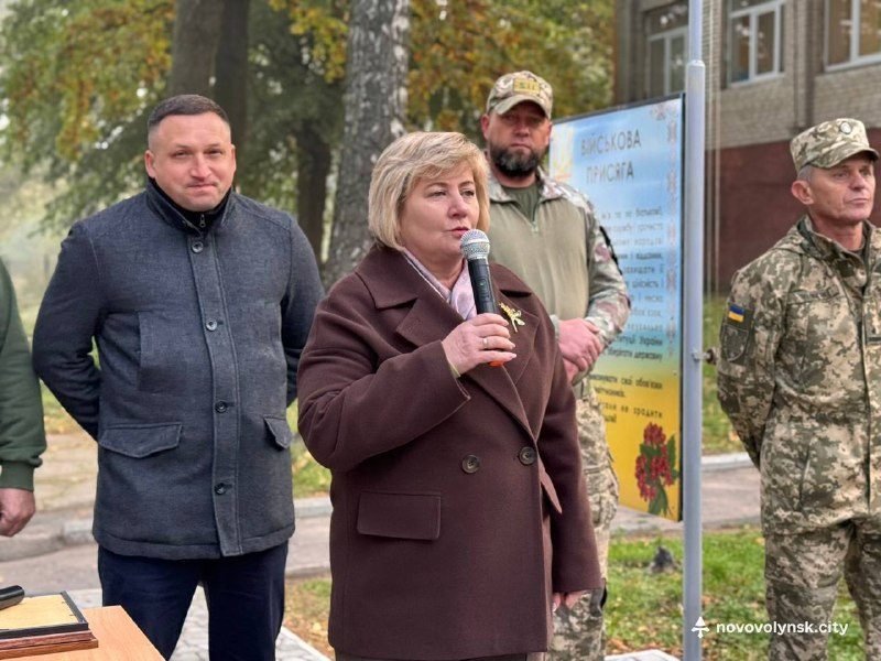 Заступниця міського голови Ніна Шумська вітає учасників