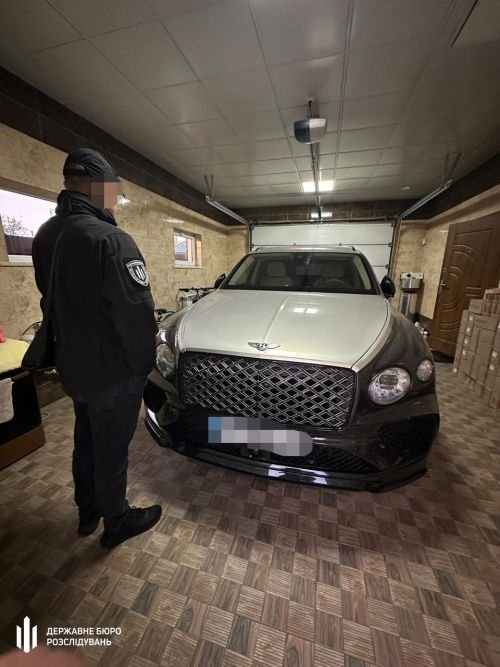 Автомобіль, виявлений під час обшуку