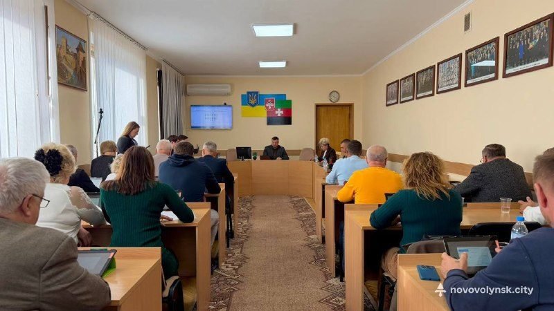 Позачергова сесія: 1,6 млн грн — на підтримку війська, 4,1 млн — на сонячні станції для шкіл і садочка